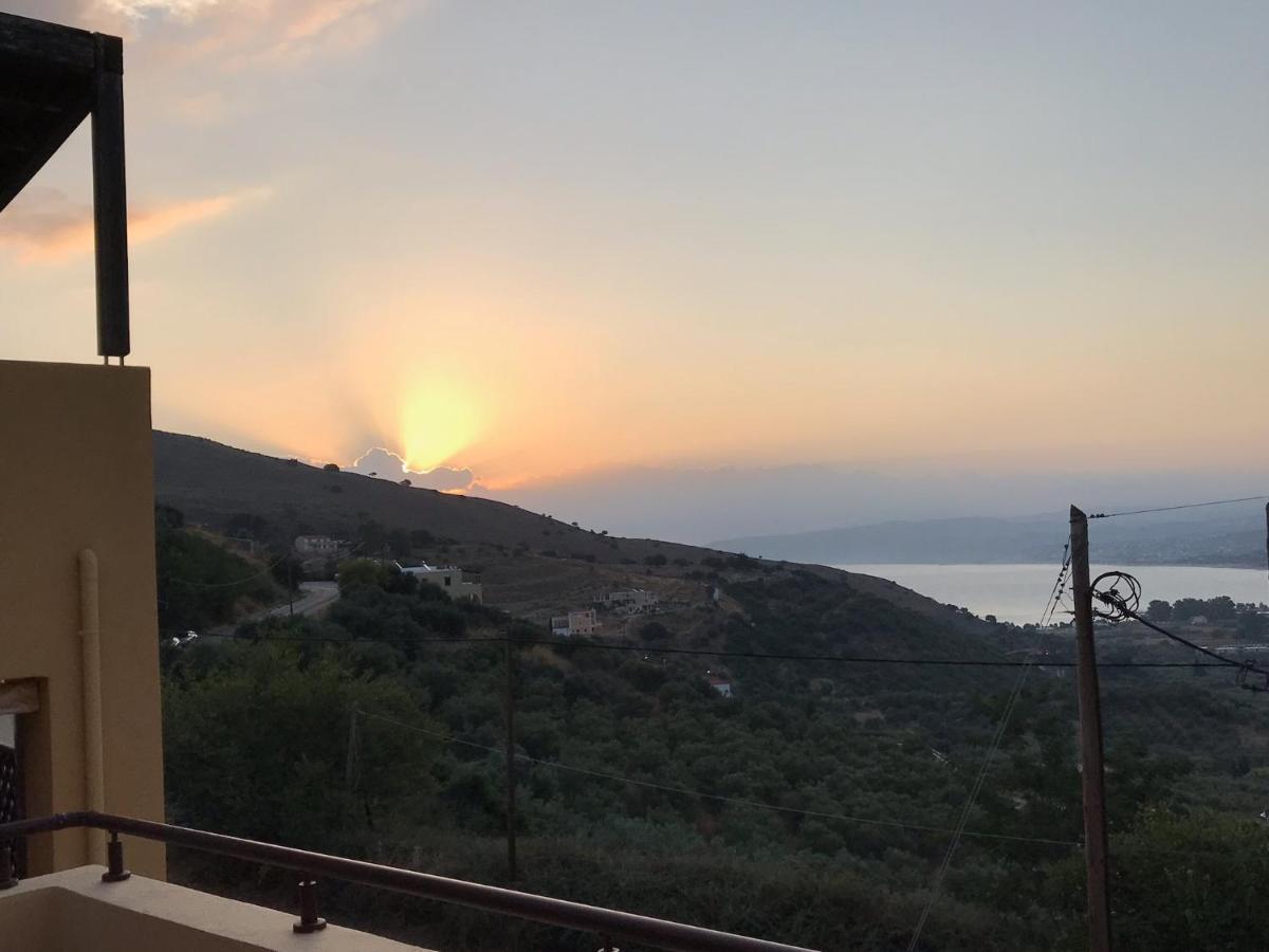 Arbutus - Relaxing Apartment With Fantastic Views Georgioupoli Esterno foto