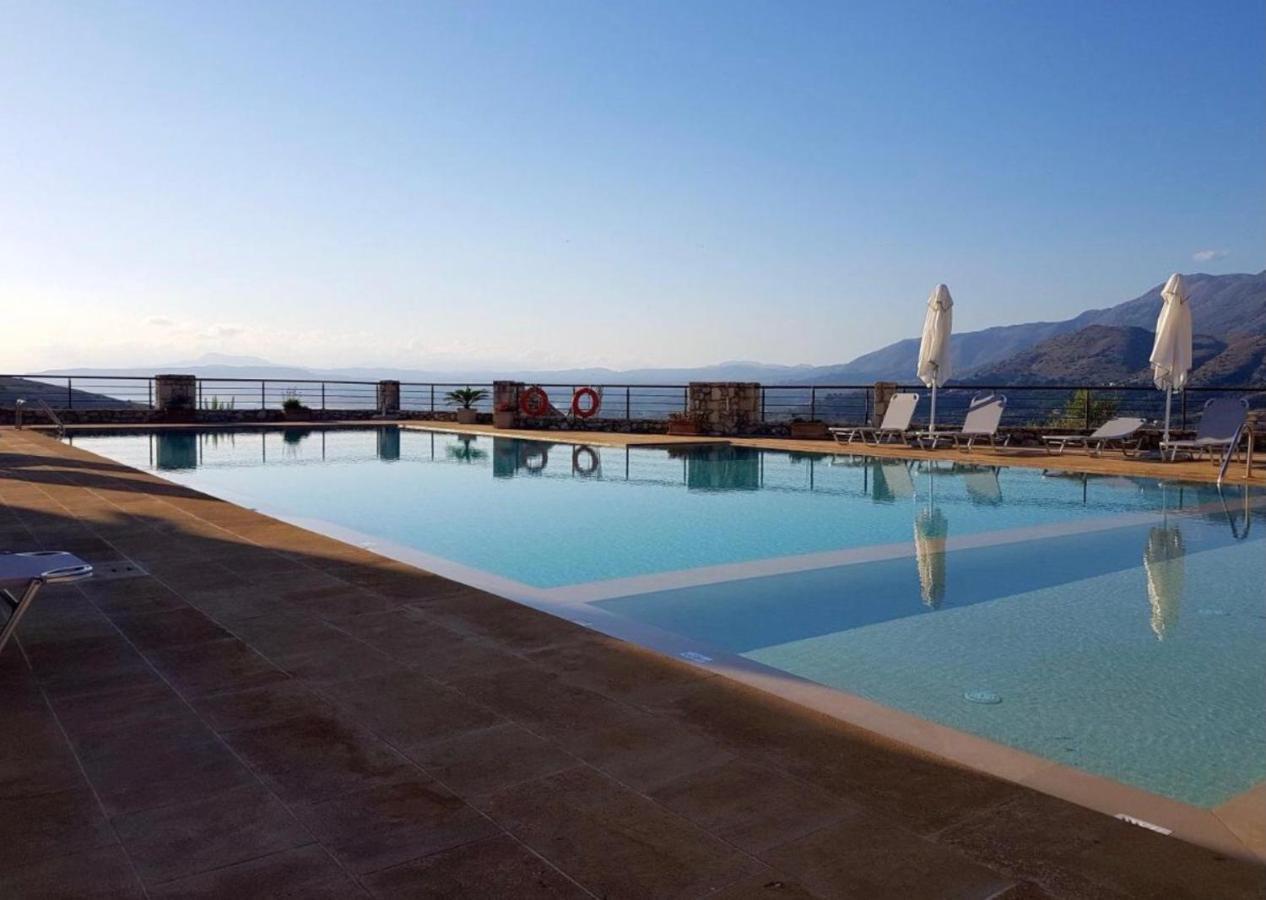 Arbutus - Relaxing Apartment With Fantastic Views Georgioupoli Esterno foto