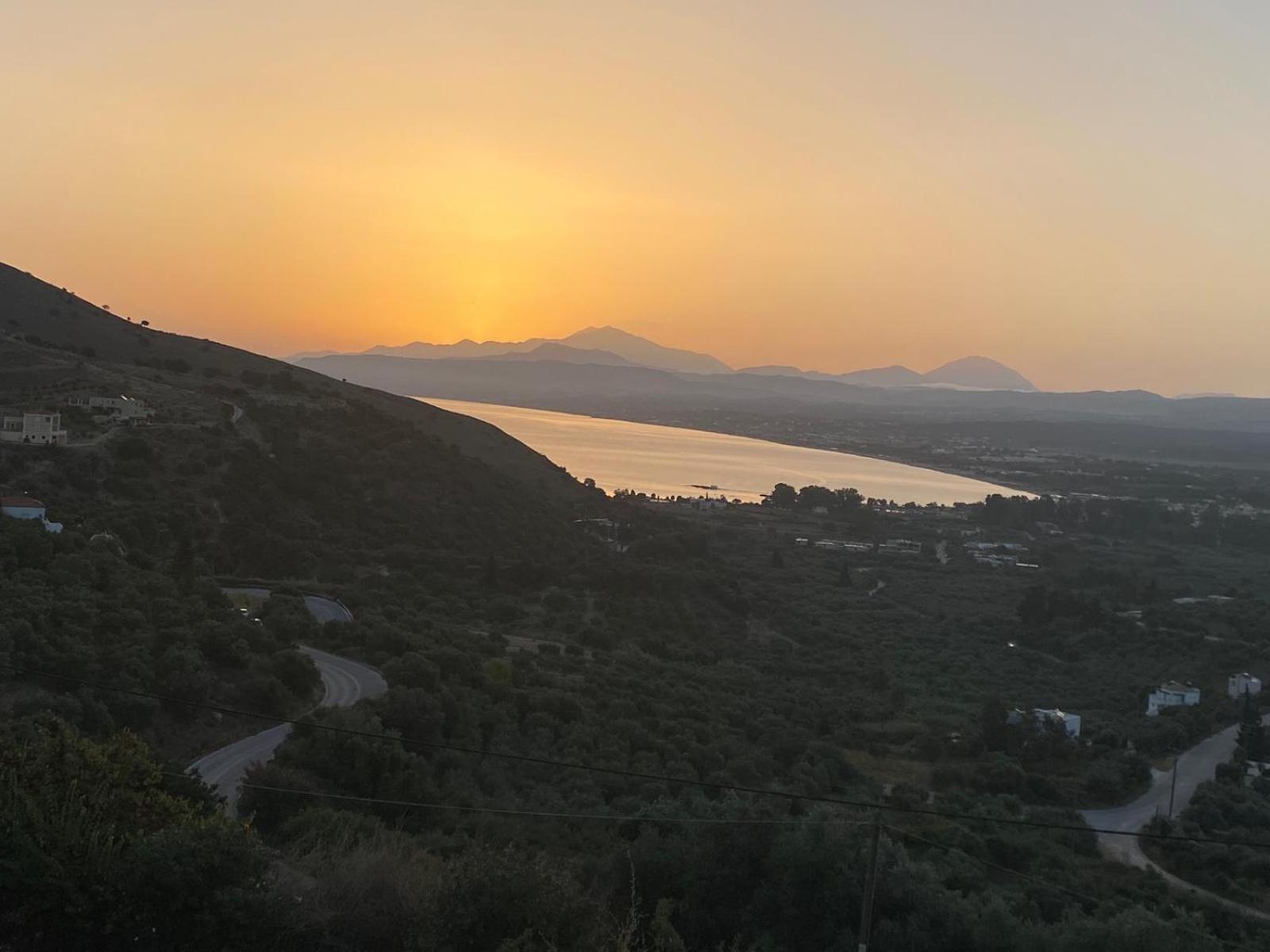 Arbutus - Relaxing Apartment With Fantastic Views Georgioupoli Esterno foto