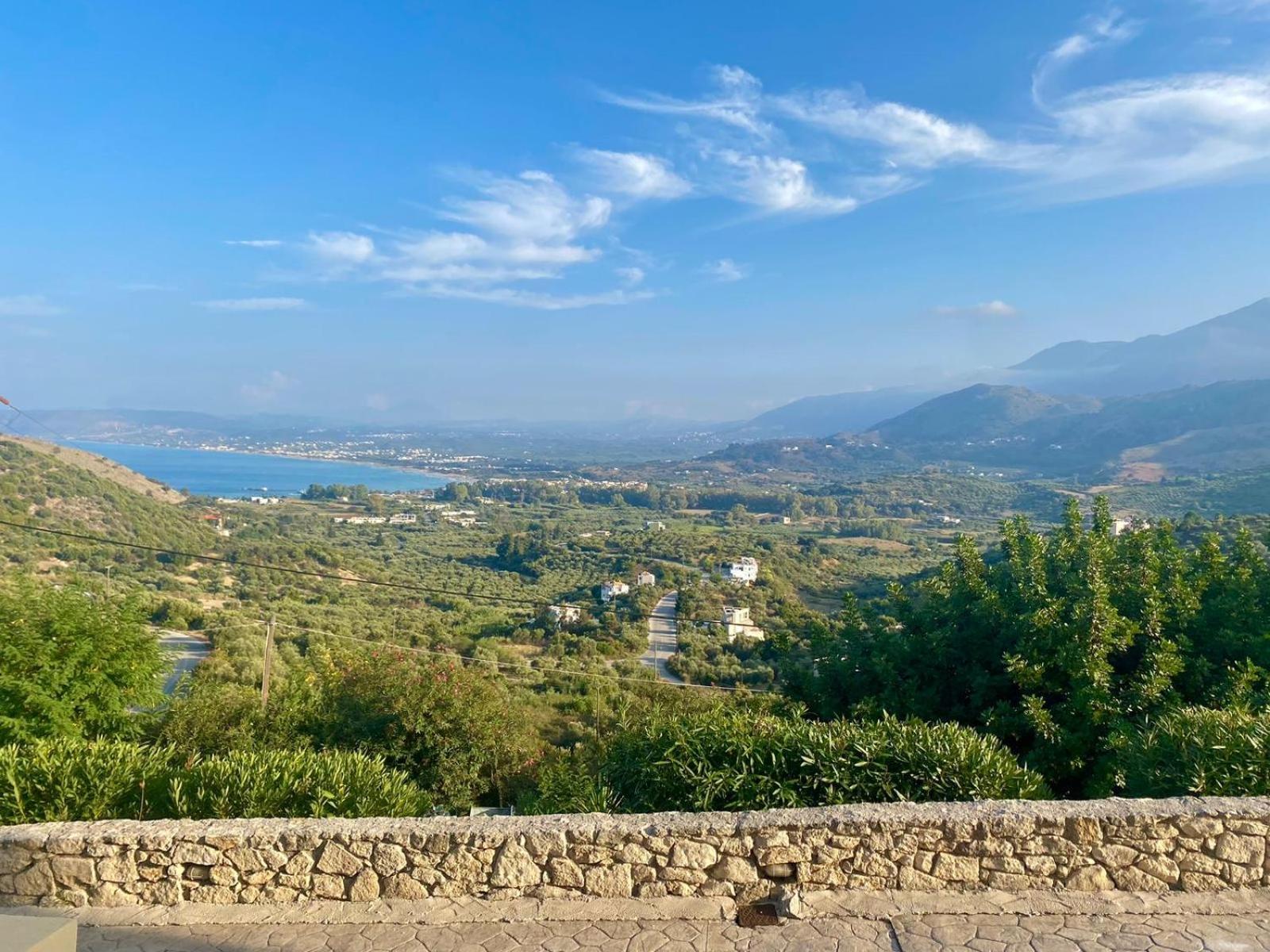 Arbutus - Relaxing Apartment With Fantastic Views Georgioupoli Esterno foto